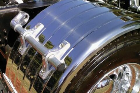 Metal Vs. Poly Fenders for Heavy Duty Trucks